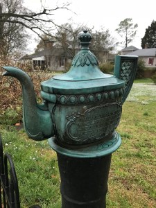 The Edenton tea pot marking the town’s tea party.
